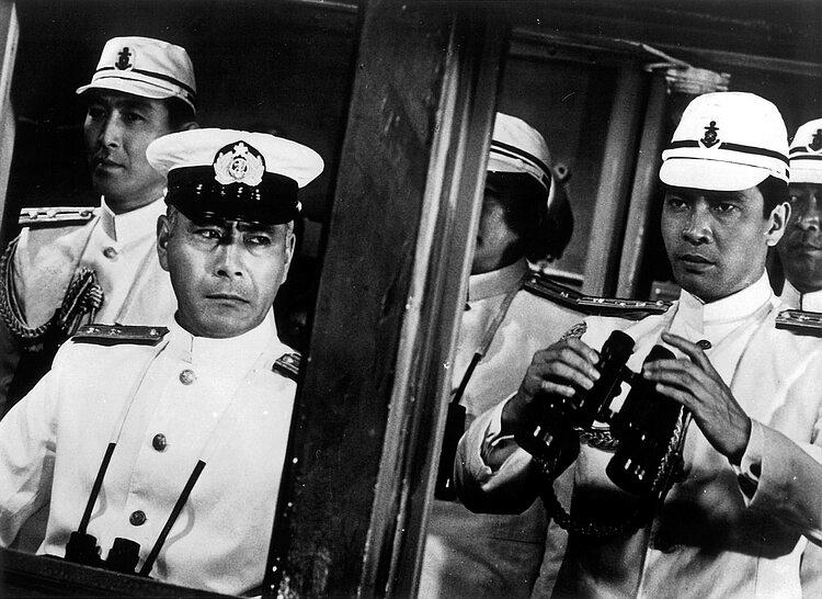 山本五十六(1968)的剧照 山本五十六(1968)的剧照