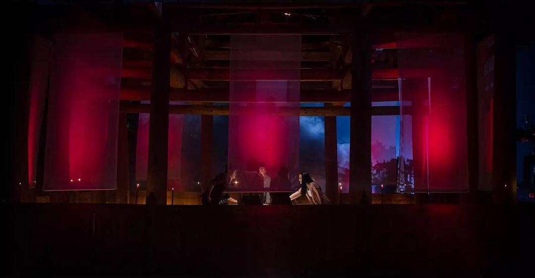 碟仙之毕业照
(2017)的剧照 碟仙之毕业照
(2017)的剧照