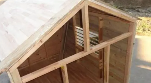 科普一下：怎么用废旧木材做狗窝