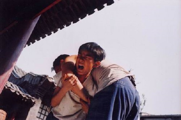 向日葵
(2005)的剧照 向日葵
(2005)的剧照