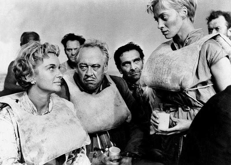 弃船(1957)的剧照 弃船(1957)的剧照