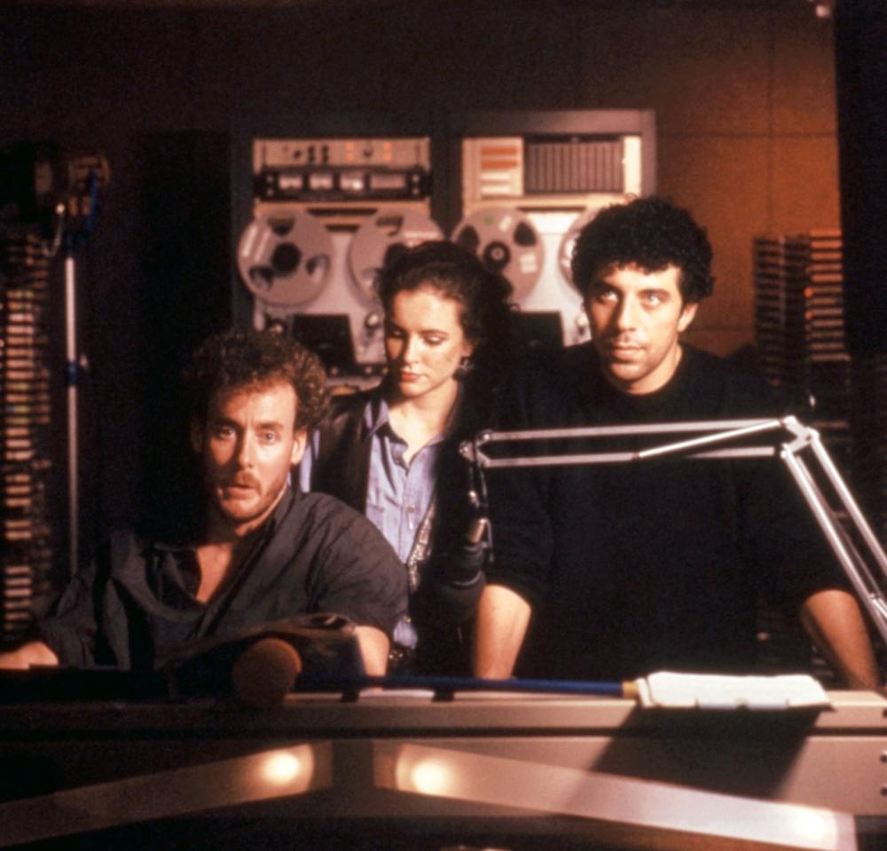 抓狂电台(1988)的剧照 抓狂电台(1988)的剧照