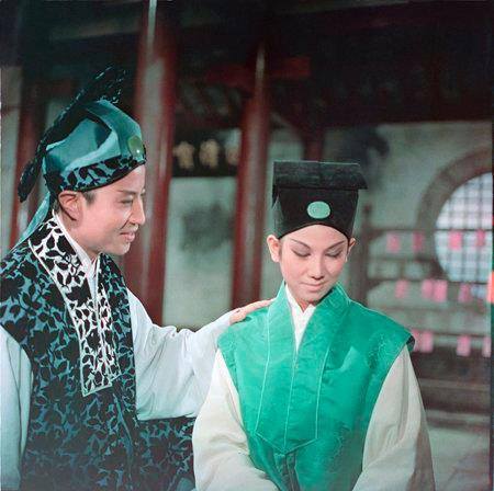 女秀才
(1966)的剧照 女秀才
(1966)的剧照