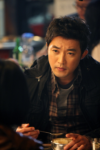 三角恋(2009)的剧照 三角恋(2009)的剧照