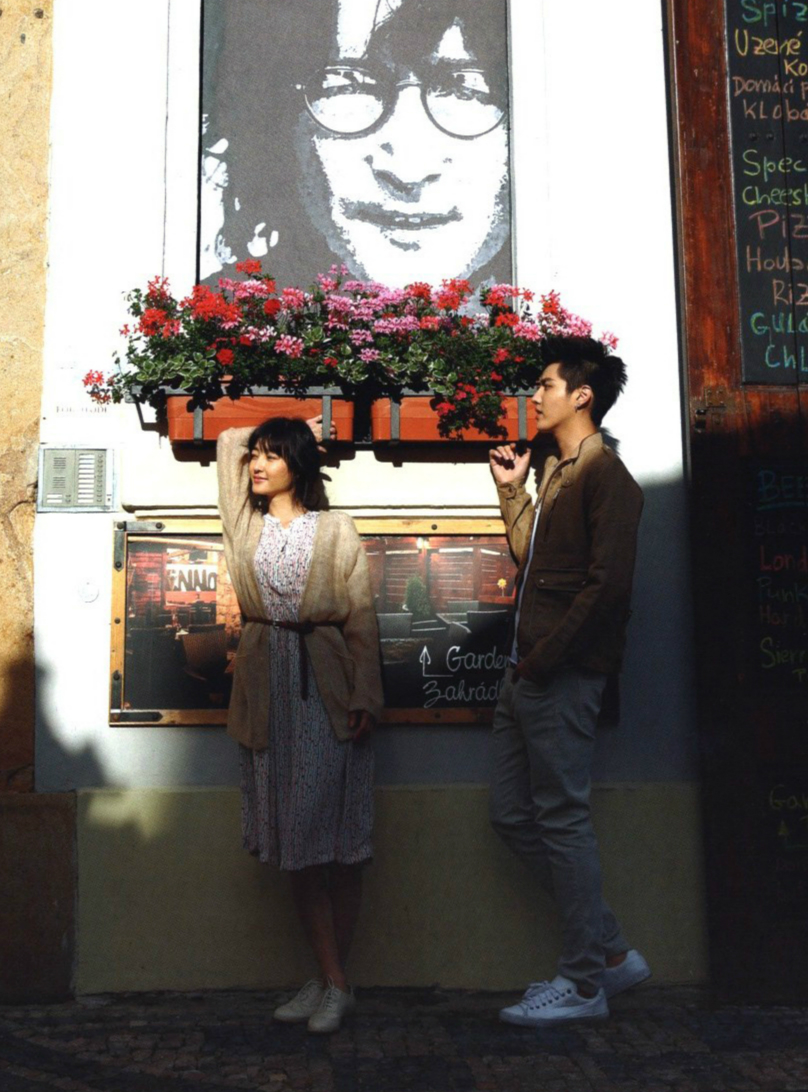 有一个地方只有我们知道
(2015)的剧照 有一个地方只有我们知道
(2015)的剧照