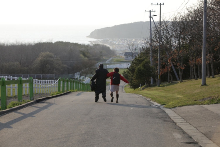 与春同行(2010)的剧照 与春同行(2010)的剧照