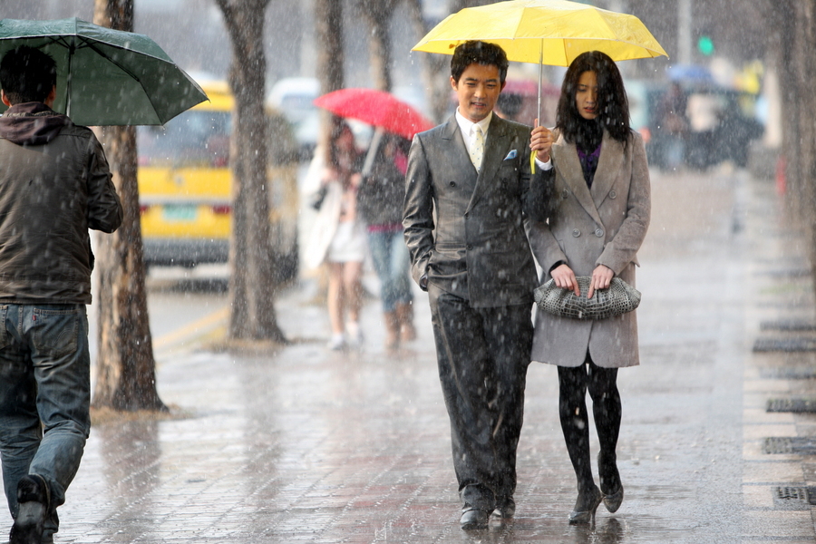 三角恋(2009)的剧照 三角恋(2009)的剧照