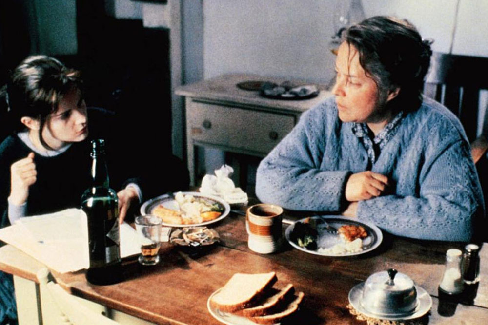 热泪伤痕(1995)的剧照 热泪伤痕(1995)的剧照