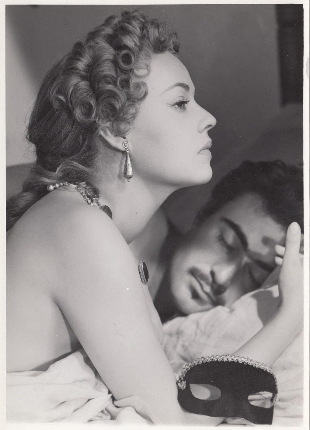 玛尔戈王后(1954)的剧照 玛尔戈王后(1954)的剧照