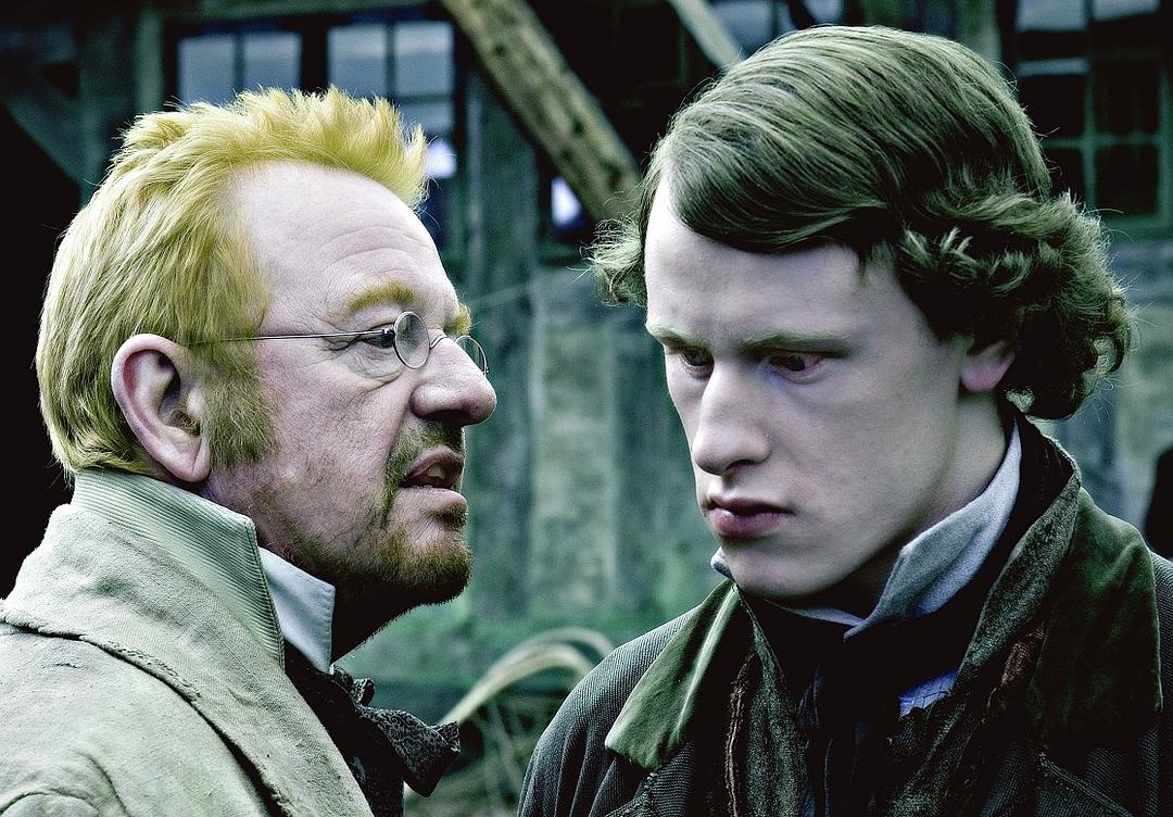 年轻的安徒生(2005)的剧照 年轻的安徒生(2005)的剧照