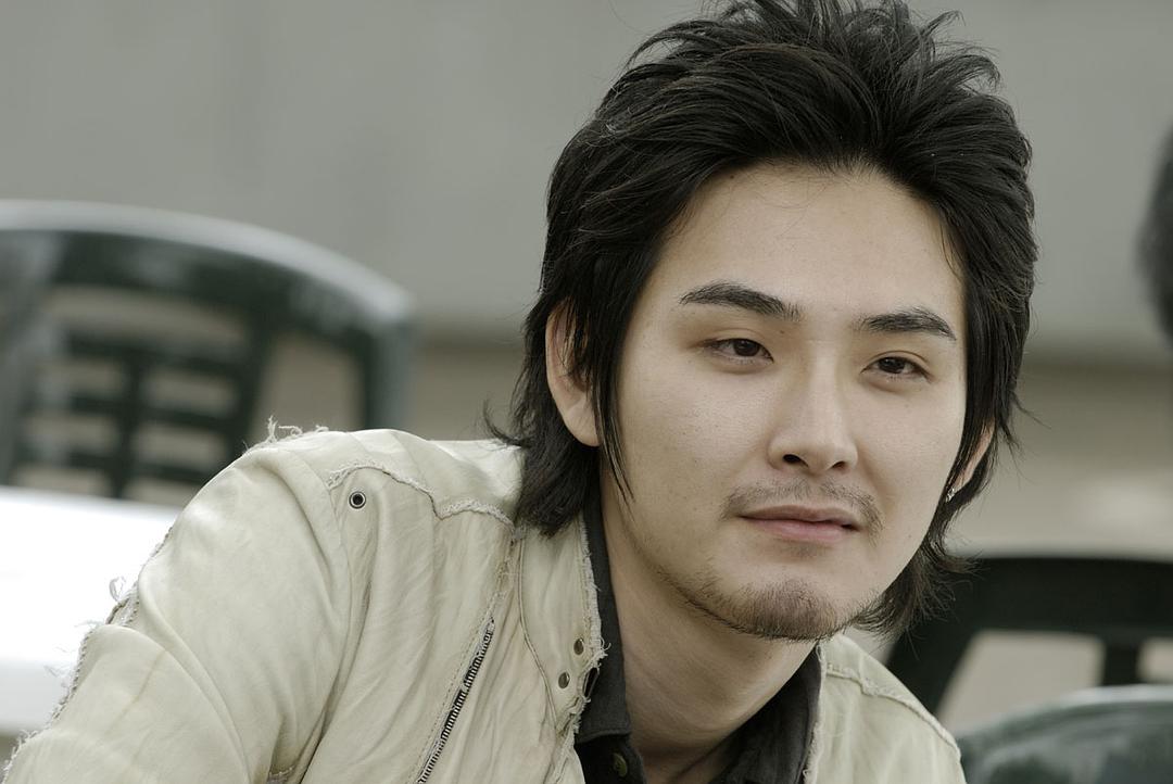 鸭子和野鸭子的投币式自动存放柜(2007)的剧照 鸭子和野鸭子的投币式自动存放柜(2007)的剧照