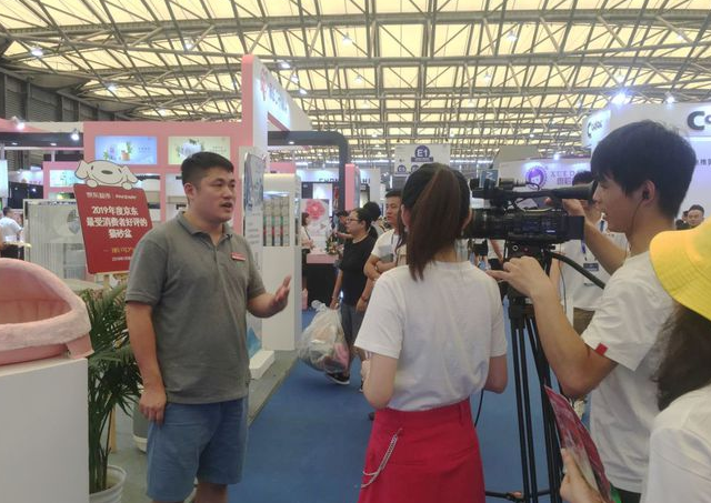 爱心+用心+责任心=派可为对宠物事业的一片初心 爱心+用心+责任心=派可为对宠物事业的一片初心