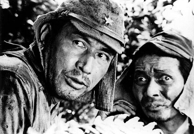 飘舞的军旗下(1972)的剧照 飘舞的军旗下(1972)的剧照