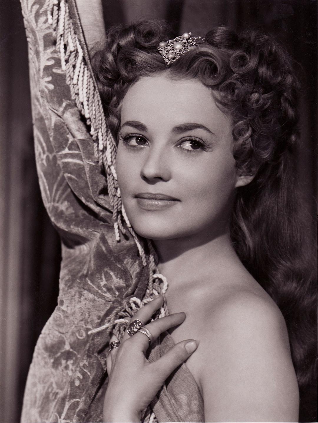 玛尔戈王后(1954)的剧照 玛尔戈王后(1954)的剧照