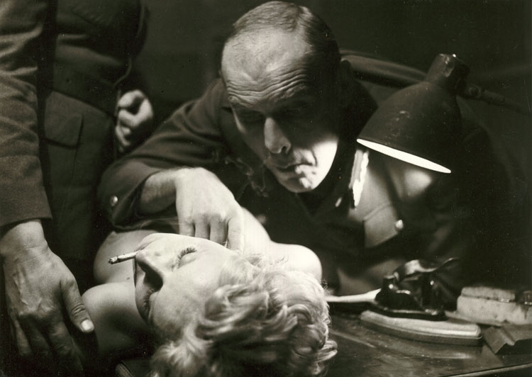 审问(1989)的剧照 审问(1989)的剧照