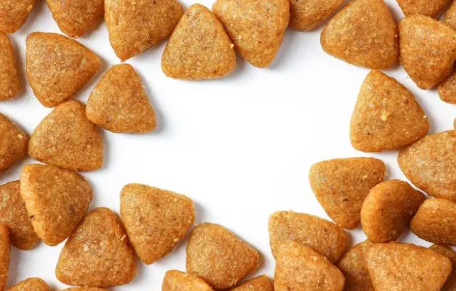 挑选狗粮需要注意什么？首先要会看配料表