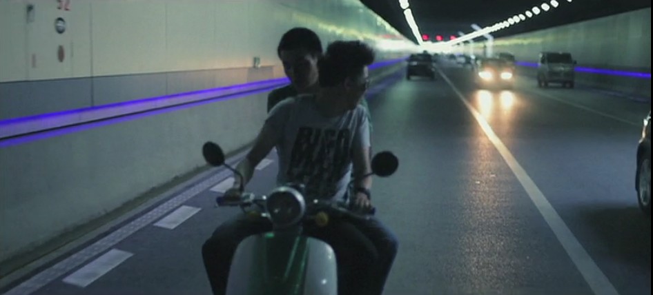 一日一夜
(2011)的剧照 一日一夜
(2011)的剧照