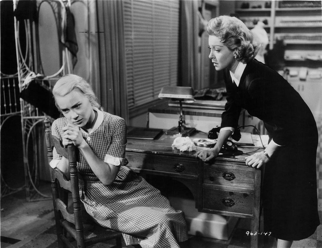 冷暖人间(1957)的剧照 冷暖人间(1957)的剧照