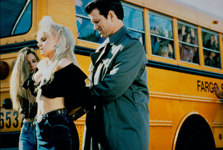 双峰:与火同行(1992)的剧照 双峰:与火同行(1992)的剧照