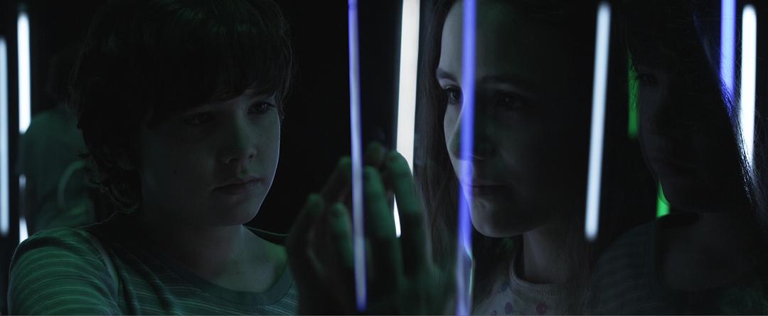 我的双面童年(2011)的剧照 我的双面童年(2011)的剧照