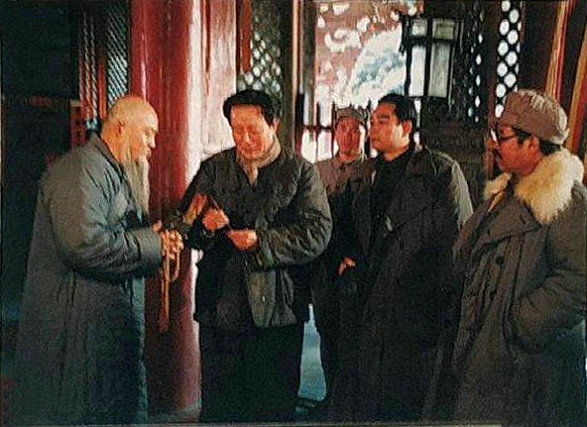 巍巍昆仑
(1988)的剧照 巍巍昆仑
(1988)的剧照