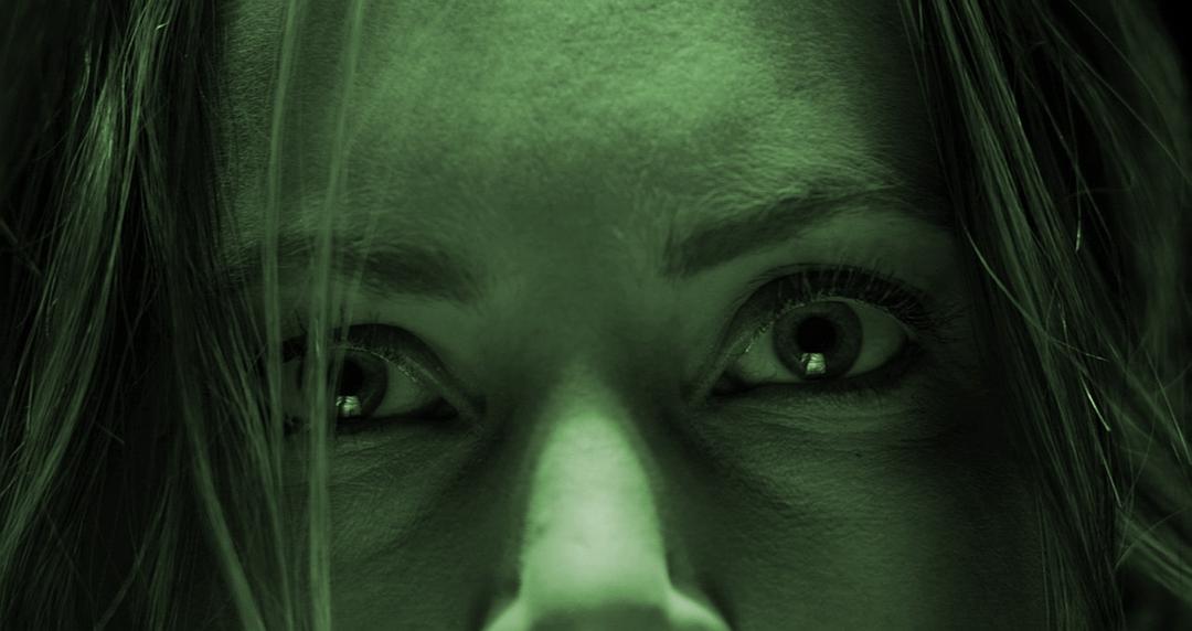 牙鬼(2012)的剧照 牙鬼(2012)的剧照