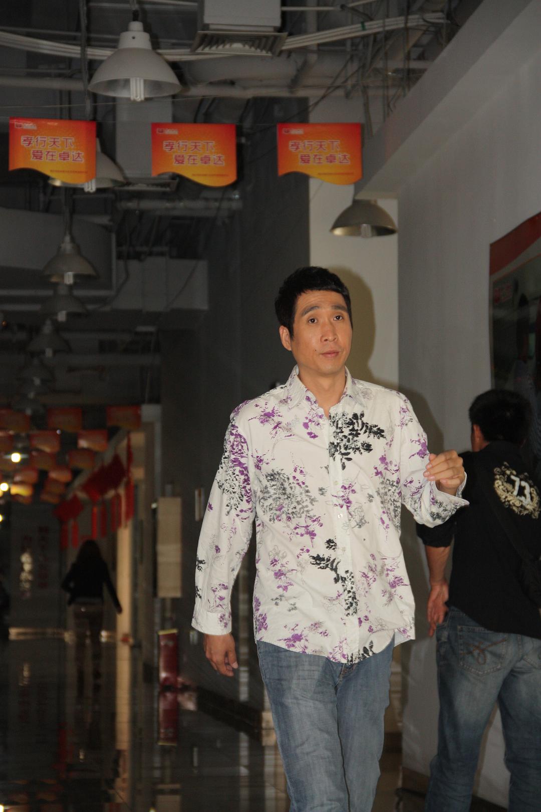 七个隆咚锵咚锵
(2012)的剧照 七个隆咚锵咚锵
(2012)的剧照