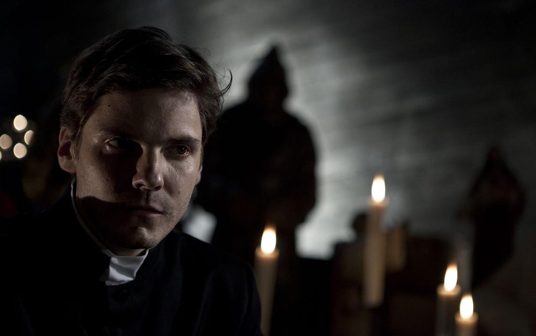 恶灵入侵(2011)的剧照 恶灵入侵(2011)的剧照