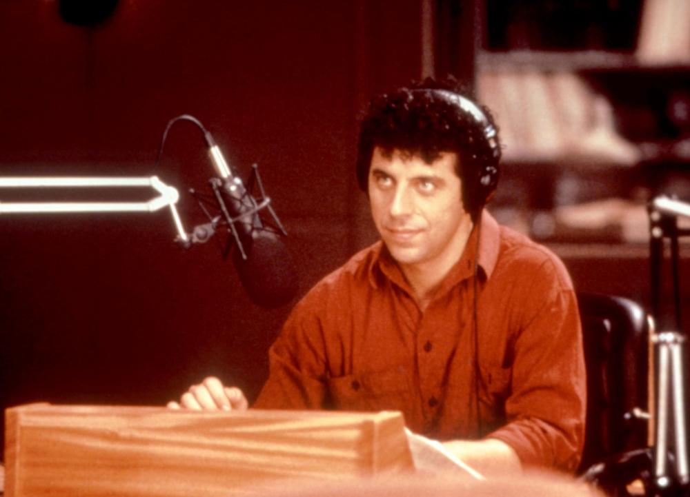 抓狂电台(1988)的剧照 抓狂电台(1988)的剧照