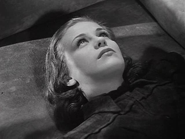 凶手就在我们中间(1946)的剧照 凶手就在我们中间(1946)的剧照