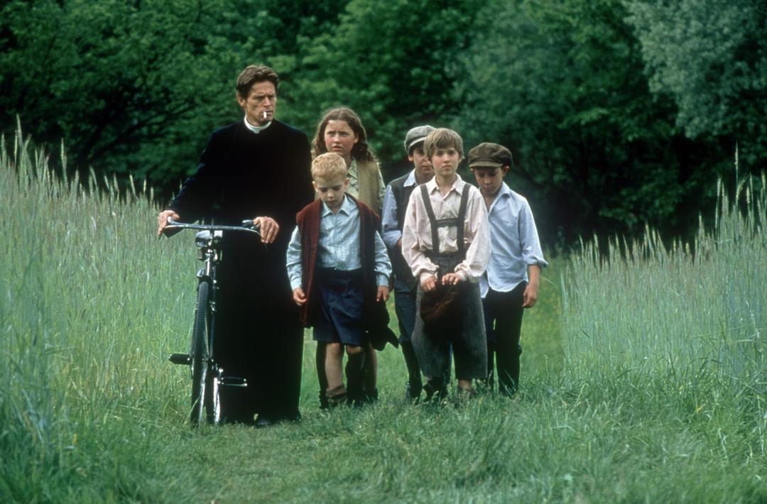 战火遗孤(2001)的剧照 战火遗孤(2001)的剧照