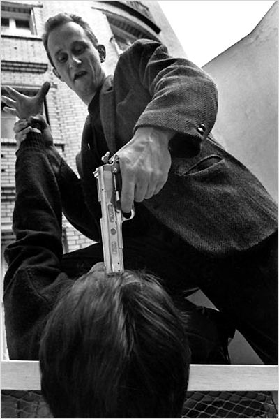 人咬狗(1992)的剧照 人咬狗(1992)的剧照