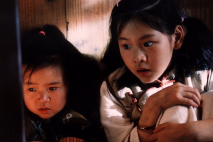 五月八月
(2002)的剧照 五月八月
(2002)的剧照