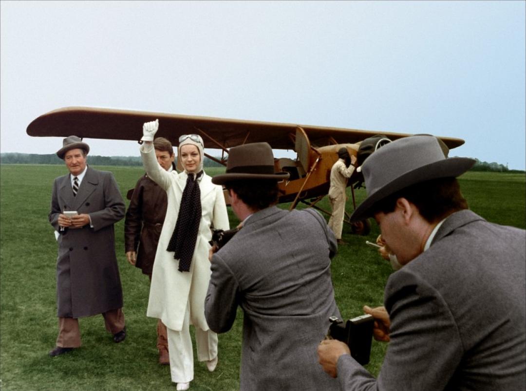 女银行家(1980)的剧照 女银行家(1980)的剧照