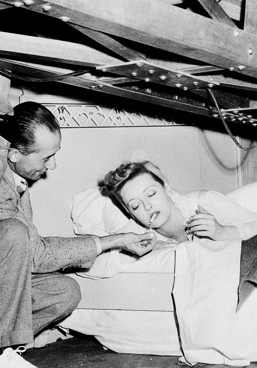 扬帆(1942)的剧照 扬帆(1942)的剧照