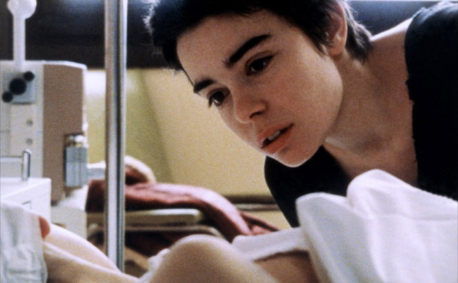 两极天使(1998)的剧照 两极天使(1998)的剧照