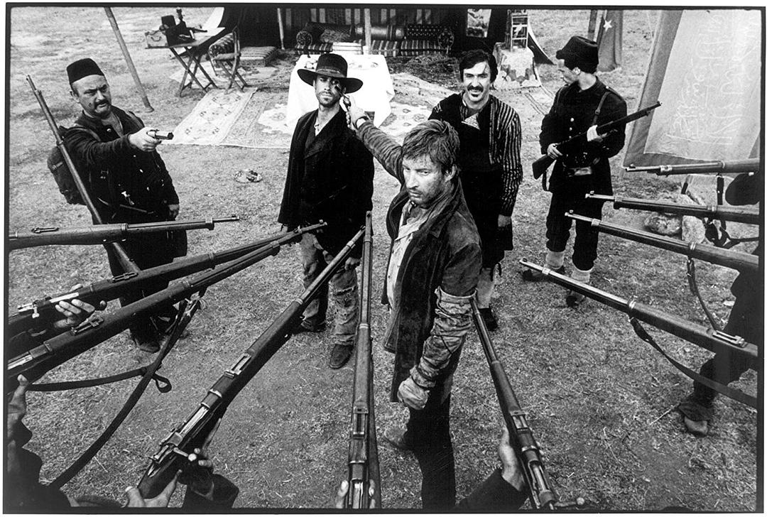 尘土(2001)的剧照 尘土(2001)的剧照