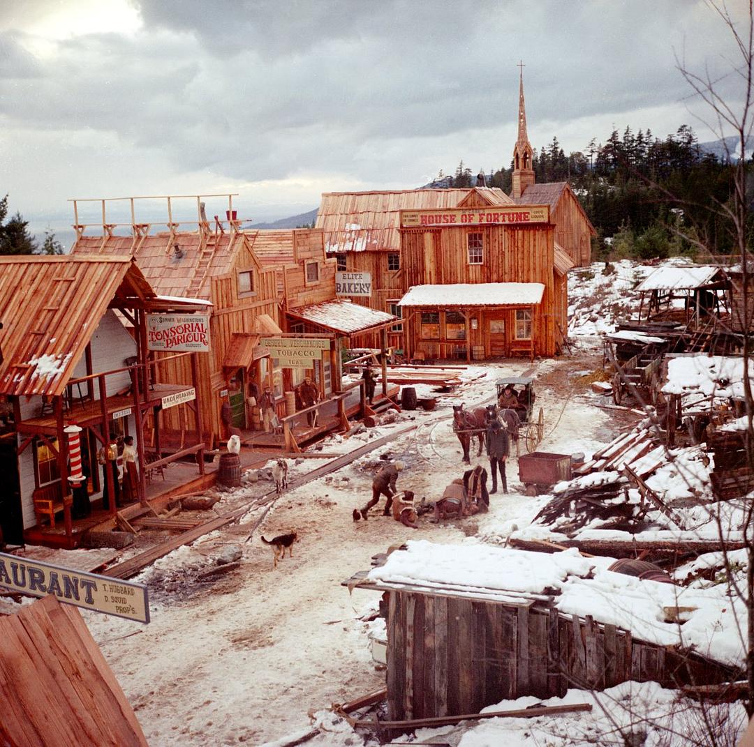 花村(1971)的剧照 花村(1971)的剧照