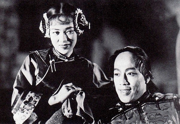 万世流芳(1944)的剧照 万世流芳(1944)的剧照