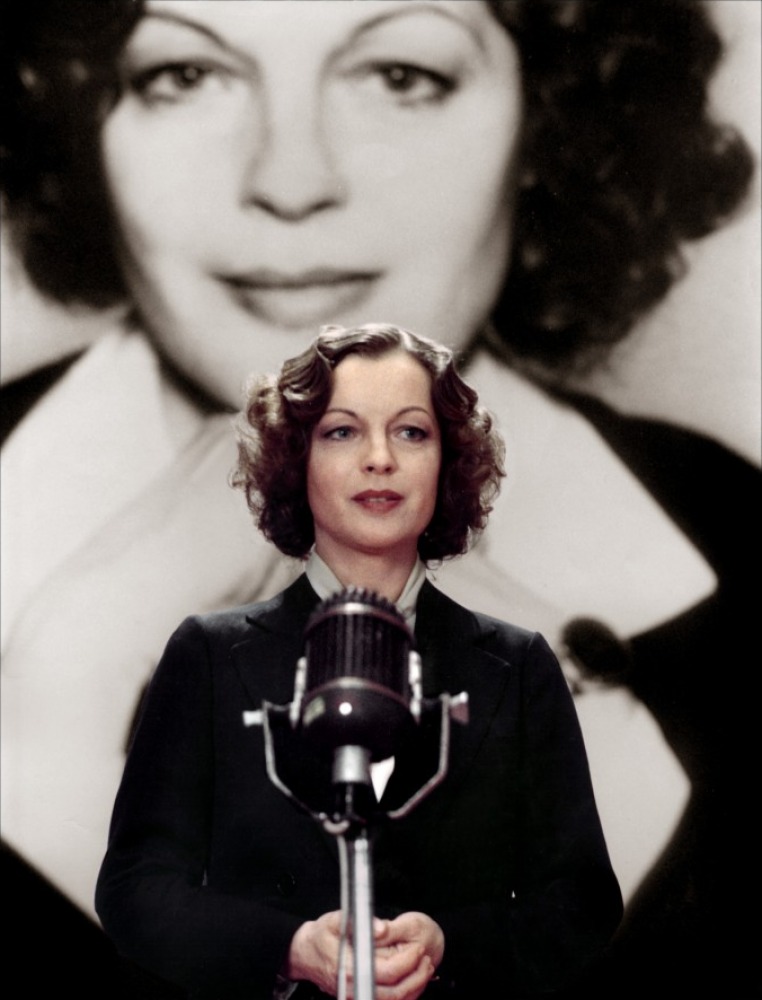 女银行家(1980)的剧照 女银行家(1980)的剧照