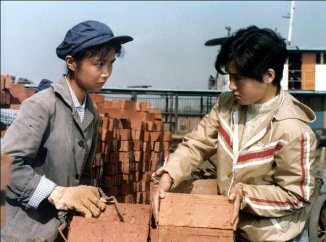 女大学生宿舍
(1983)的剧照 女大学生宿舍
(1983)的剧照