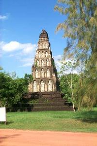 北部南奔府14、15世纪的佛塔