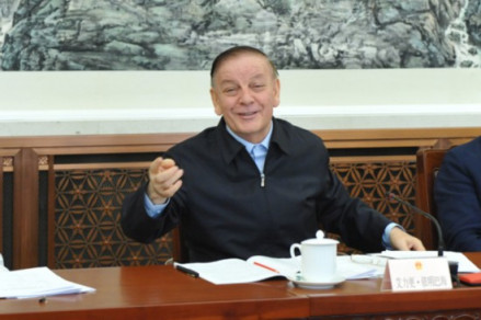 艾力更·依明巴海