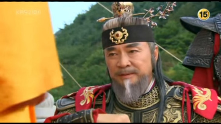 影视剧中得胜还朝后头戴八枝金花的姜邯赞 