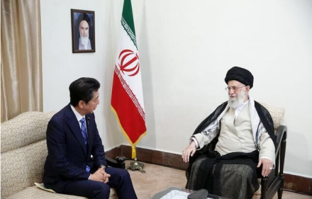 哈梅内伊会见日本首相安倍晋三