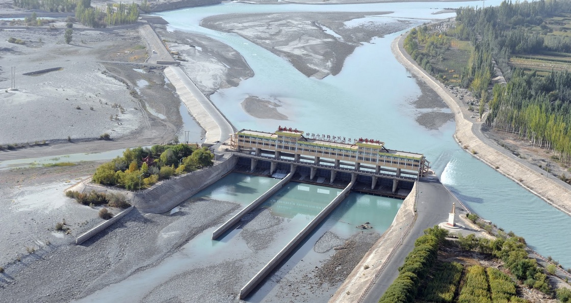 叶尔羌河莎车县喀群引水坝一段