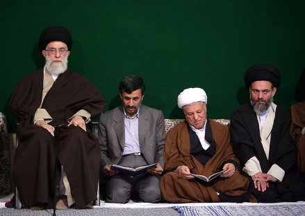 哈梅内伊（左）、内贾德（中）和拉夫桑贾尼（右起第二位）