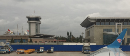 航站楼（左旧右新）