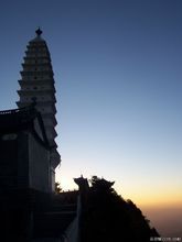 高尔山辽代古塔