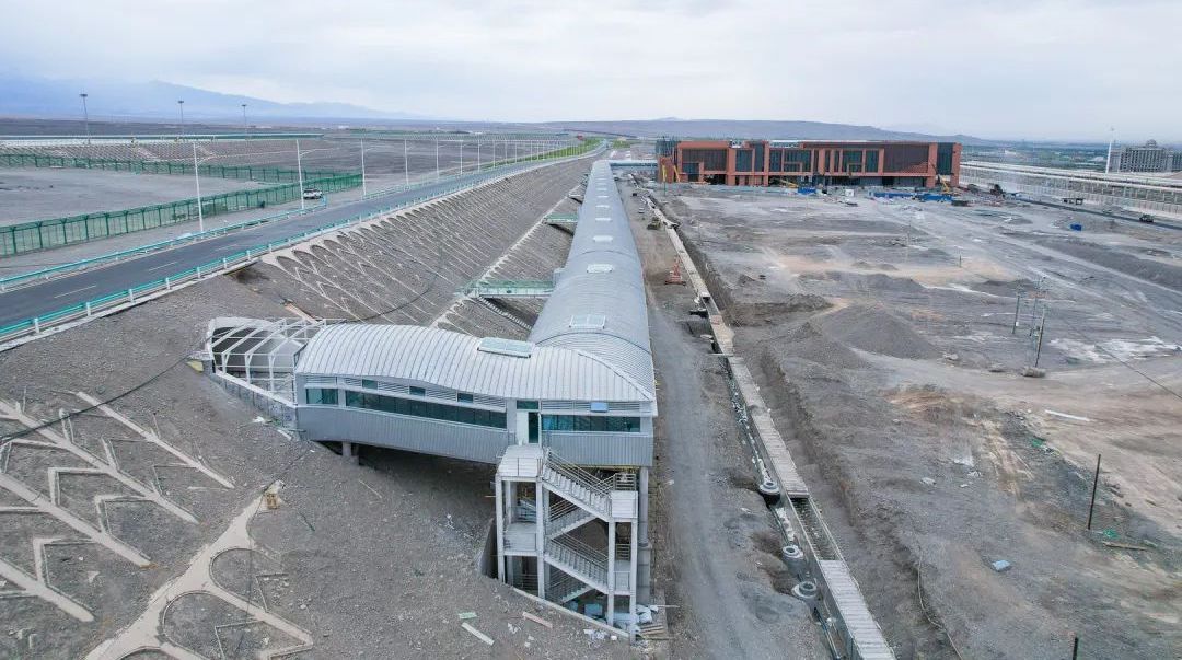 吐鲁番交河机场空铁连廊